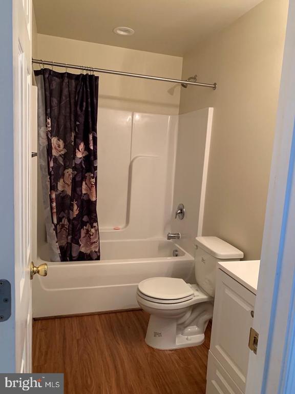 85 AQUA LANE