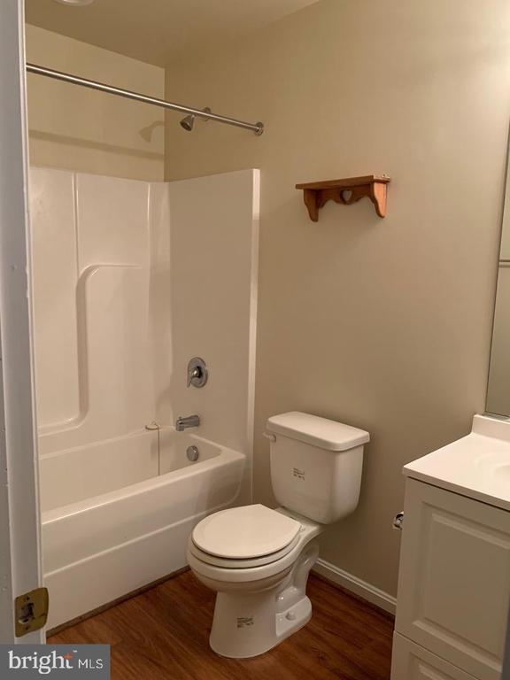 85 AQUA LANE