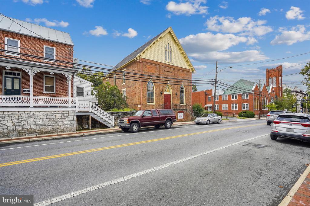 135 S KENT STREET 202