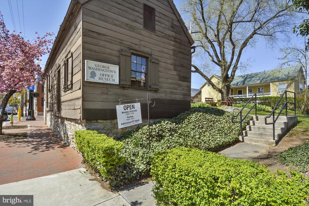 135 S KENT STREET 202