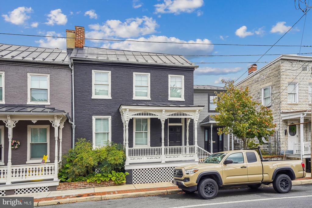 135 S KENT STREET 202