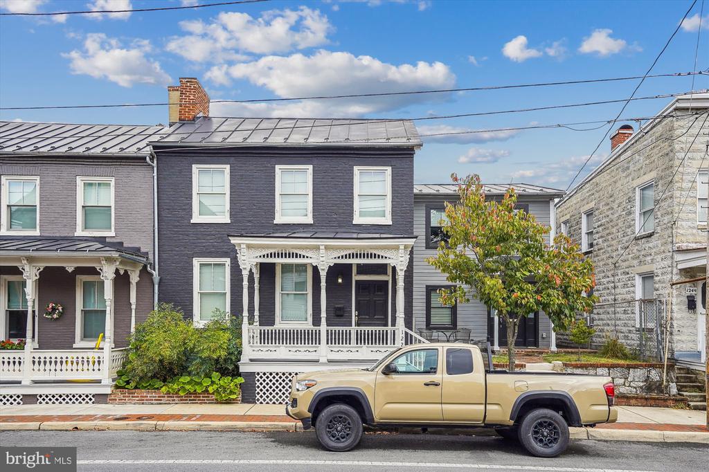135 S KENT STREET 202