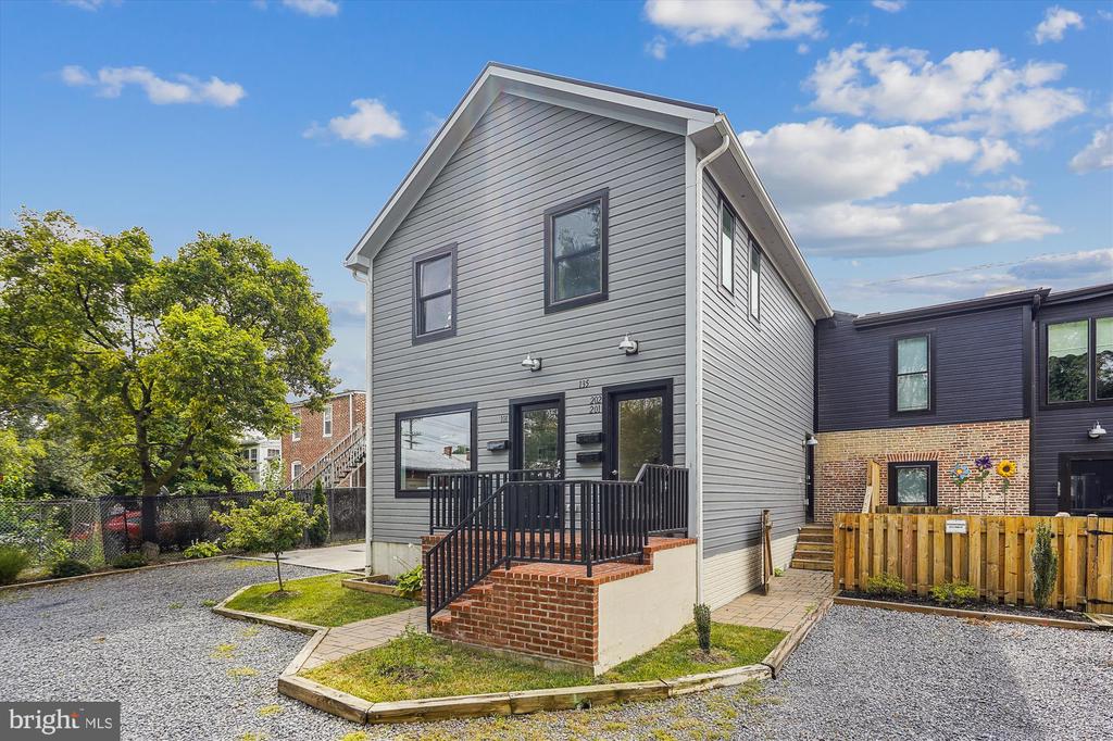 135 S KENT STREET 202