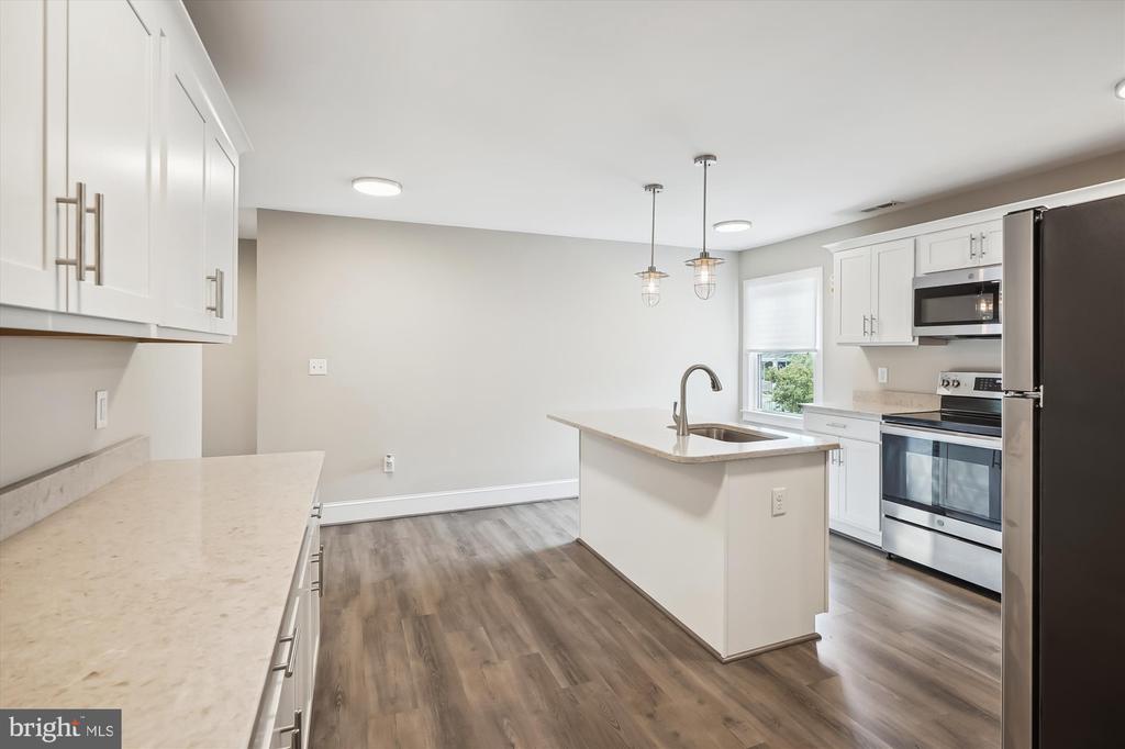 135 S KENT STREET 202