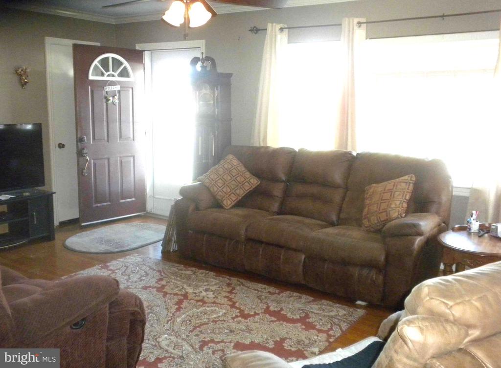 502 HAMILTON CIRCLE