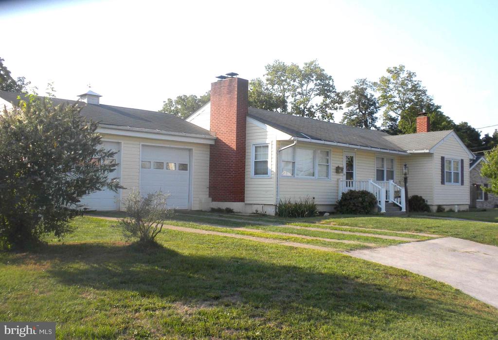 502 HAMILTON CIRCLE