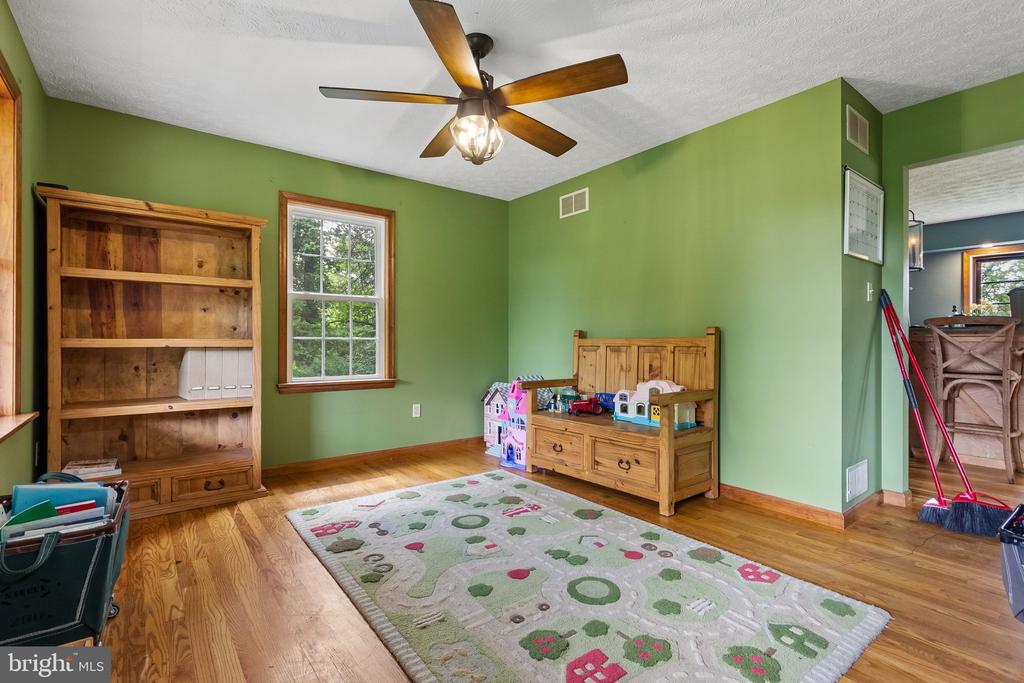 1817 MARYS SHADY LANE