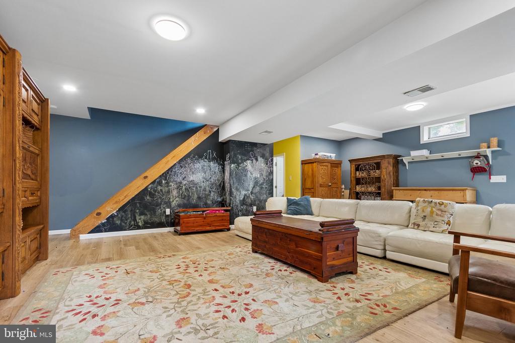 1817 MARYS SHADY LANE