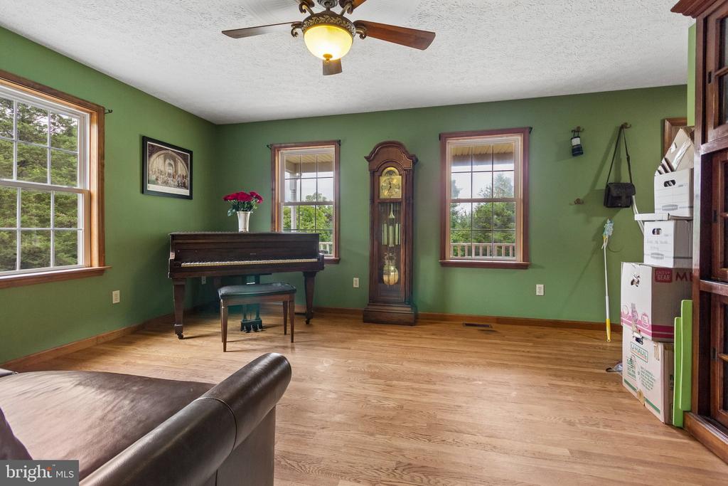 1817 MARYS SHADY LANE