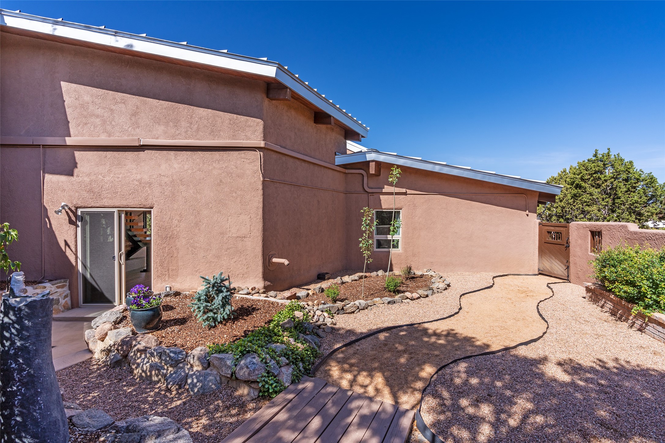 22 Sunlit Drive E