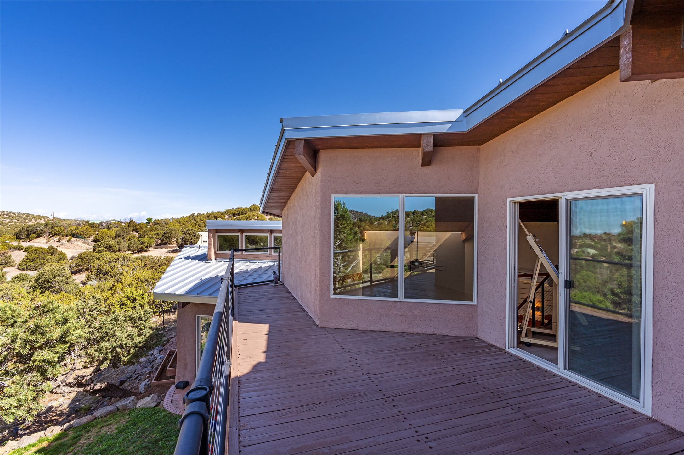 22 Sunlit Drive E