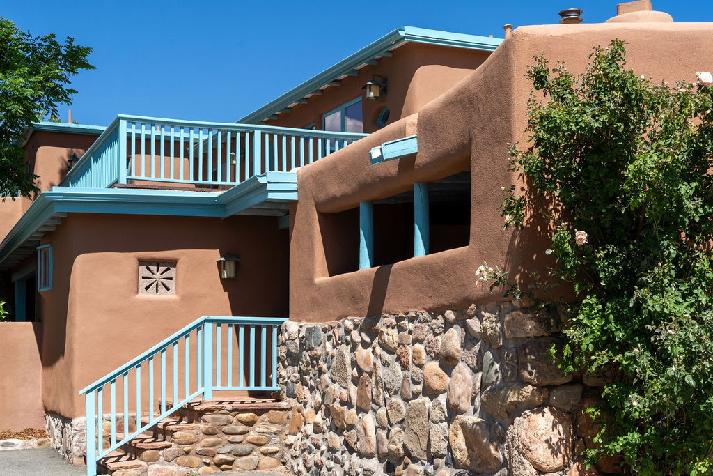 415 Camino Delora