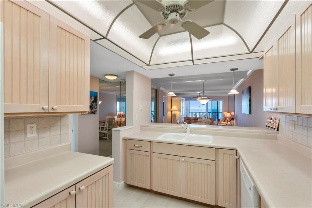 25900 Hickory BLVD # 405