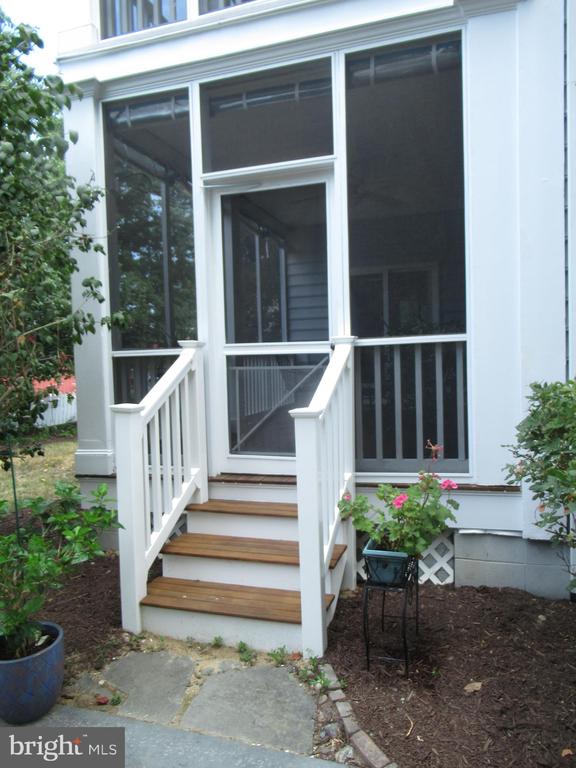 106 3RD STREET