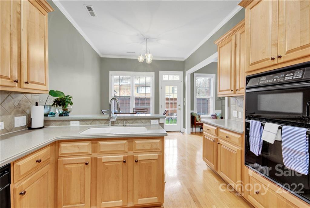 7547 Bluestar Lane