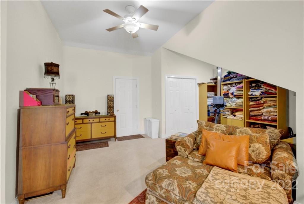7547 Bluestar Lane