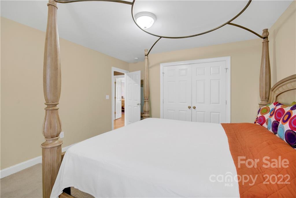 7547 Bluestar Lane