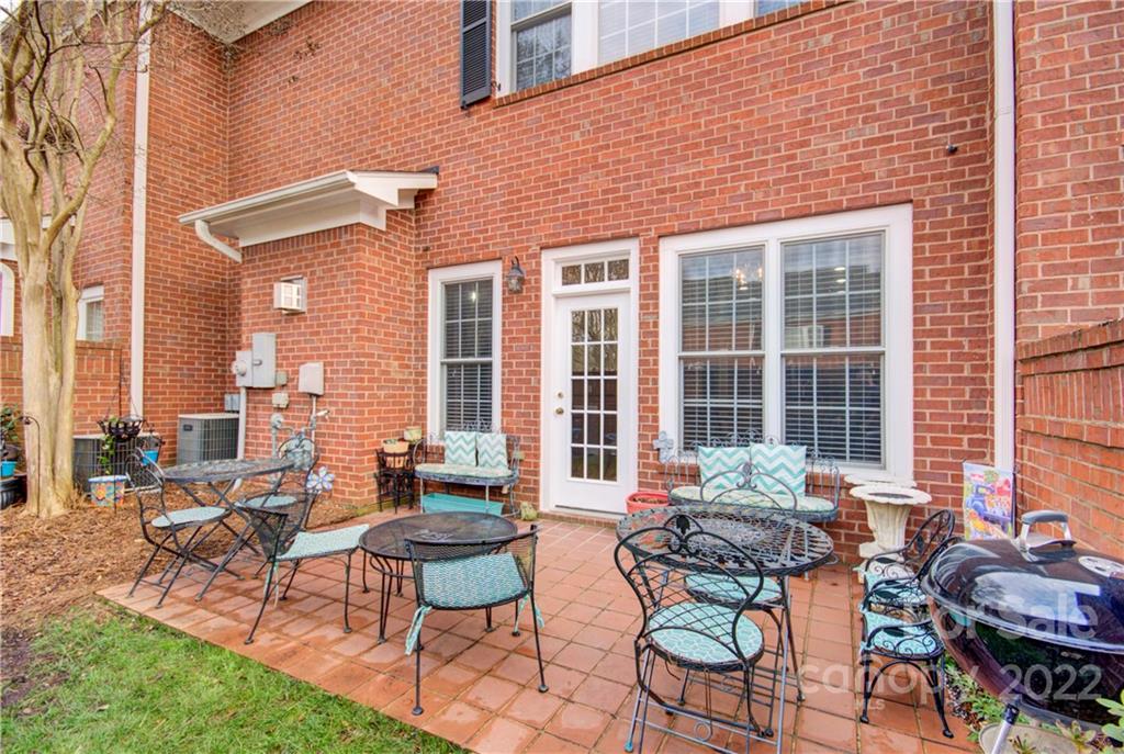 7547 Bluestar Lane