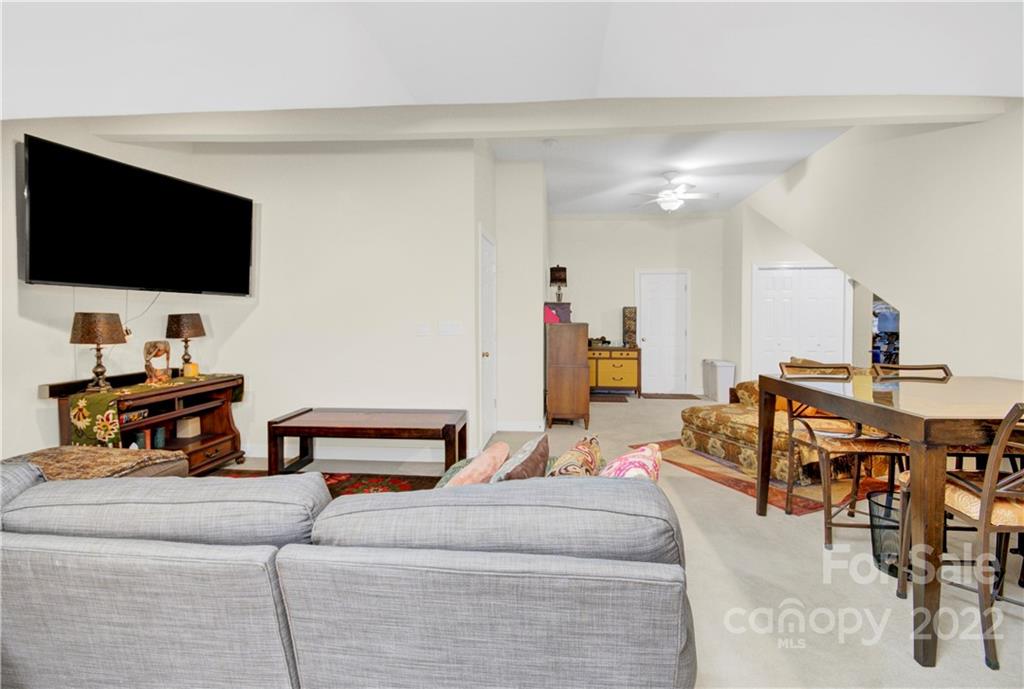 7547 Bluestar Lane