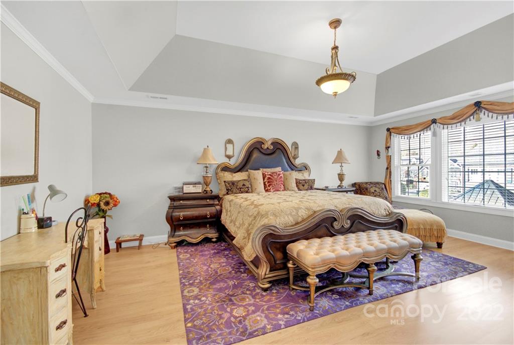7547 Bluestar Lane