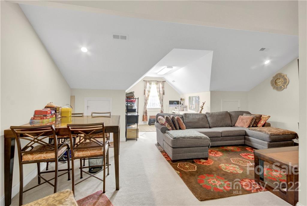 7547 Bluestar Lane