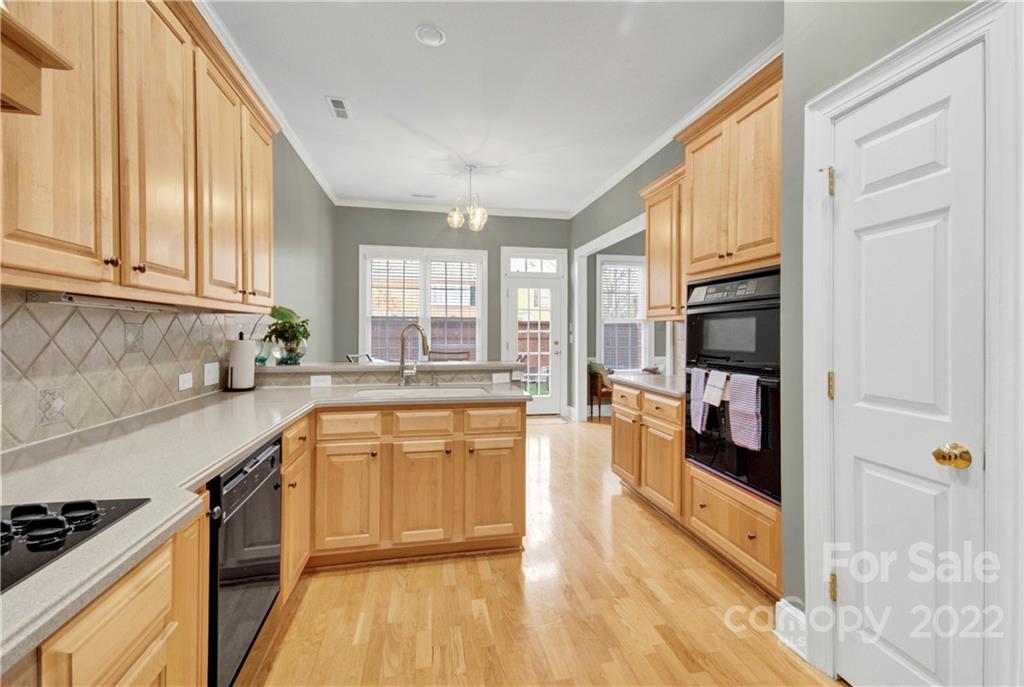 7547 Bluestar Lane
