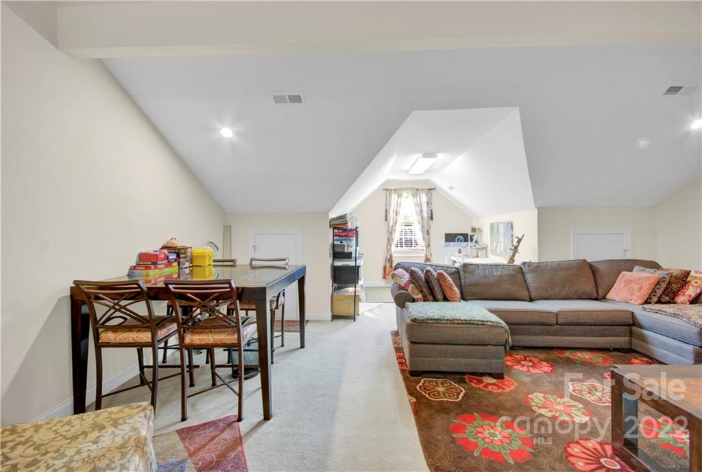 7547 Bluestar Lane