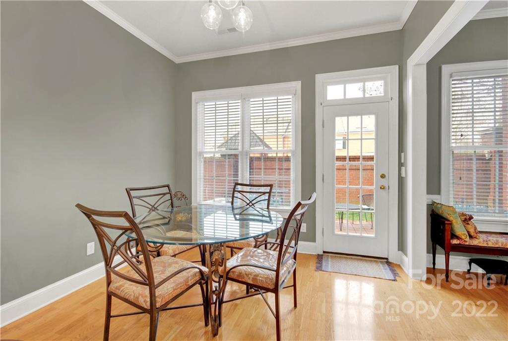 7547 Bluestar Lane