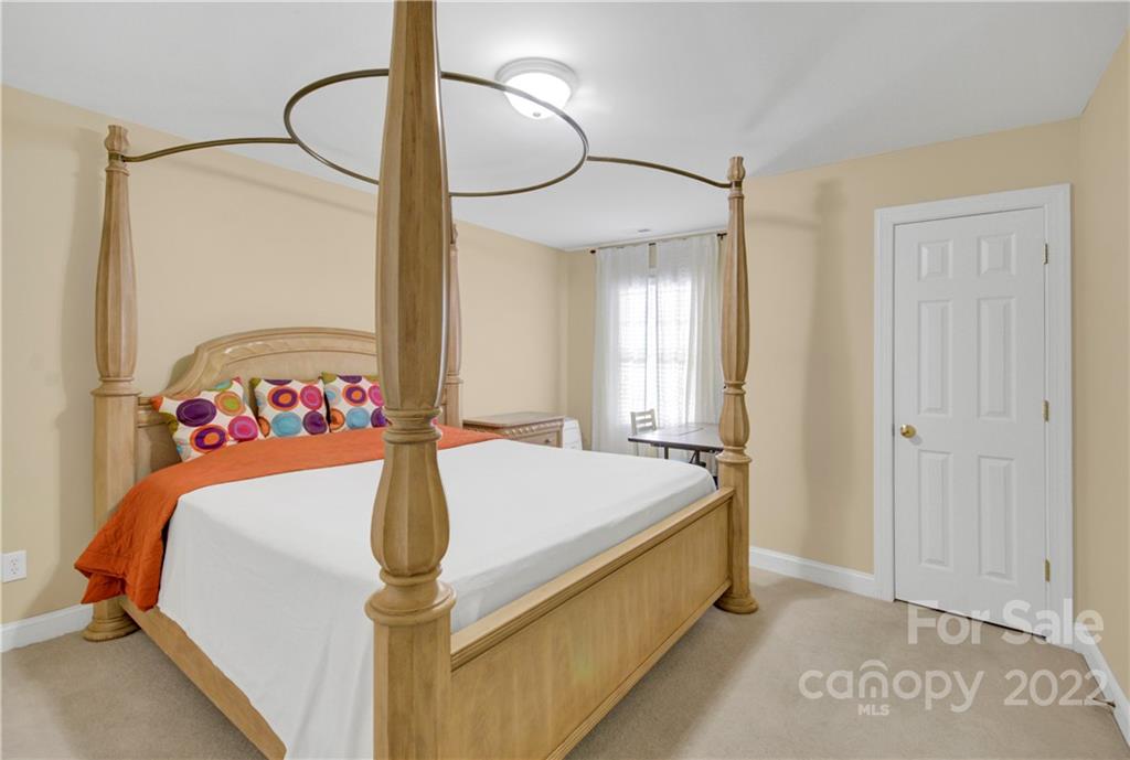 7547 Bluestar Lane