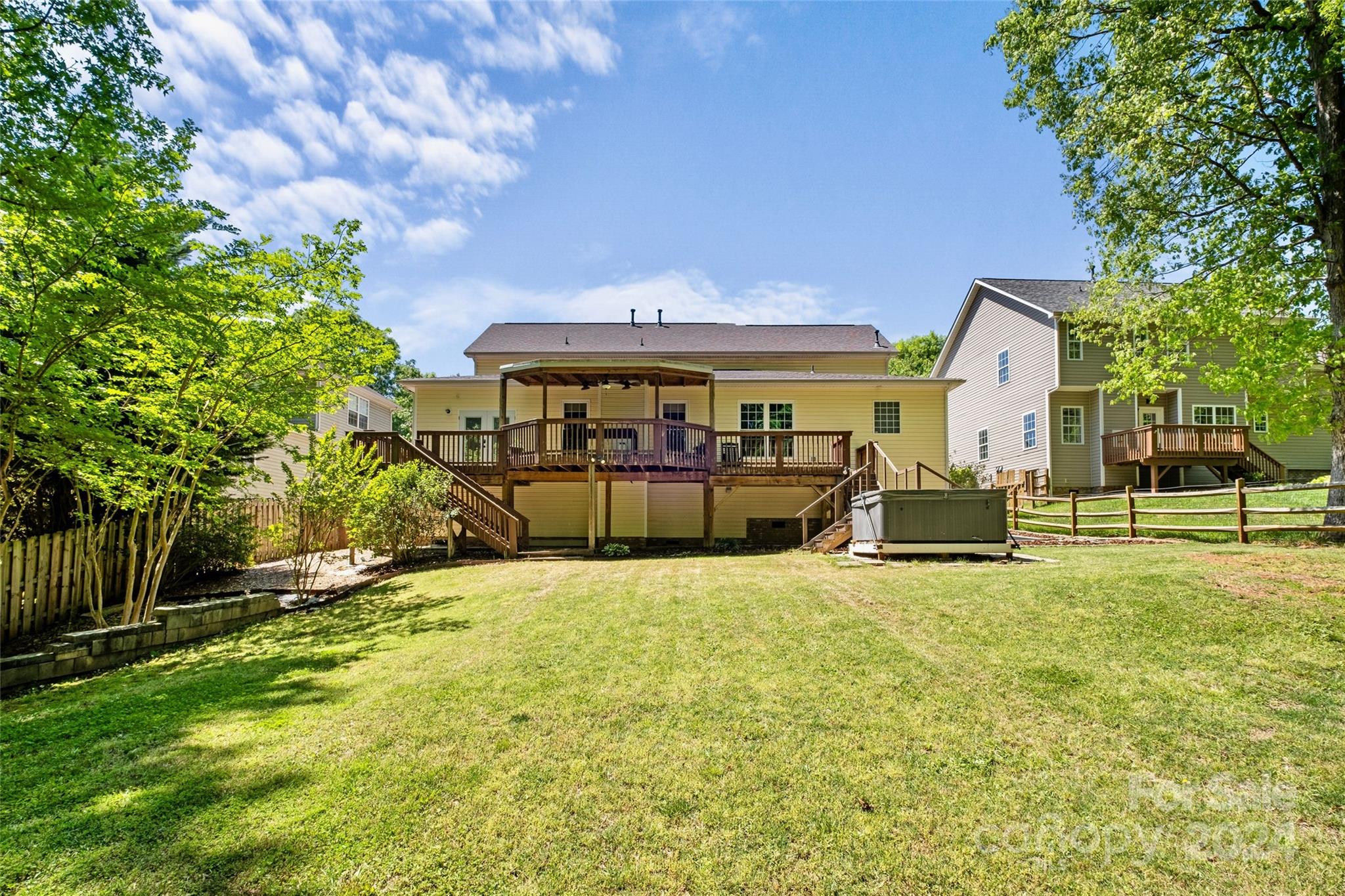 6425 Colonial Garden Drive