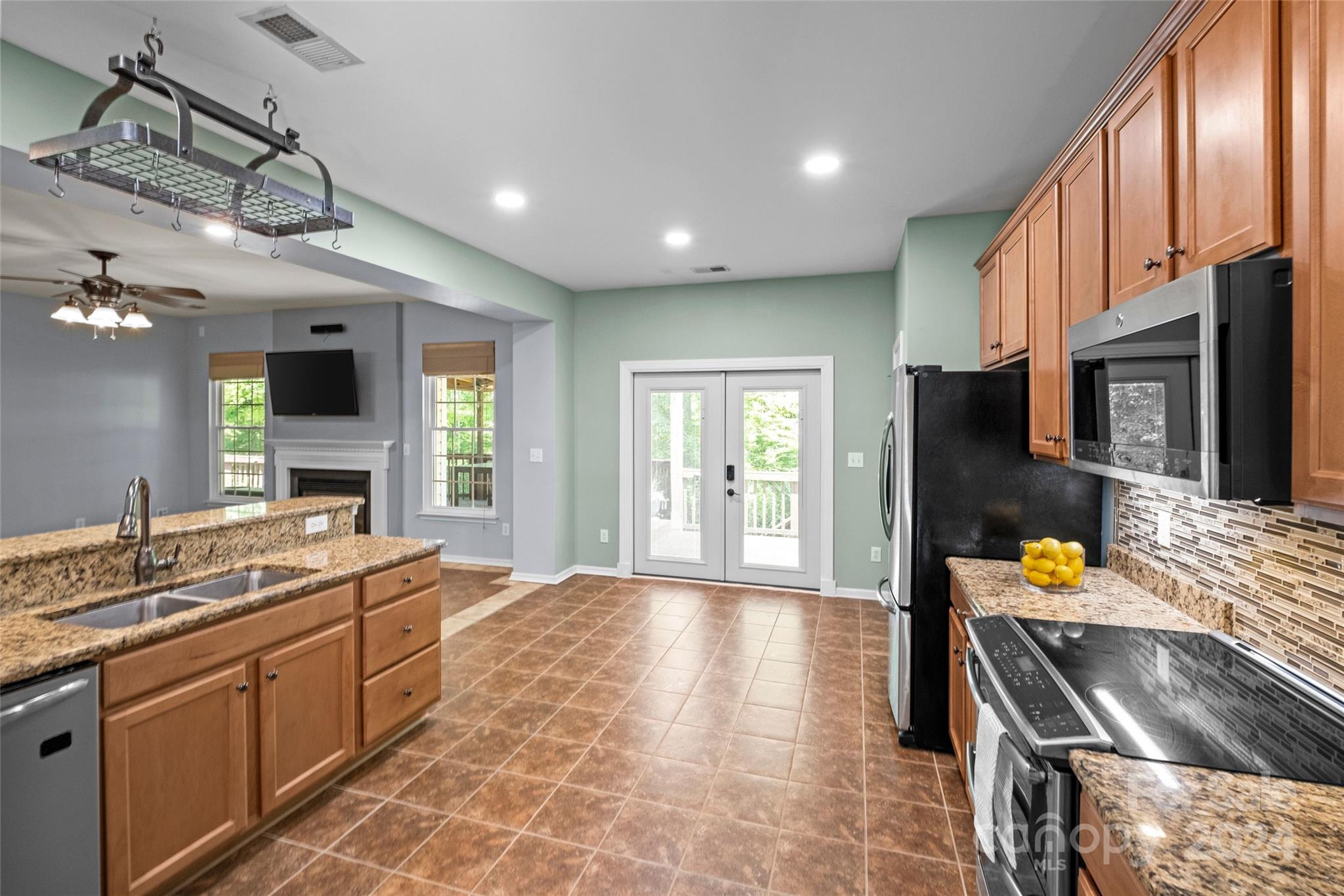 6425 Colonial Garden Drive