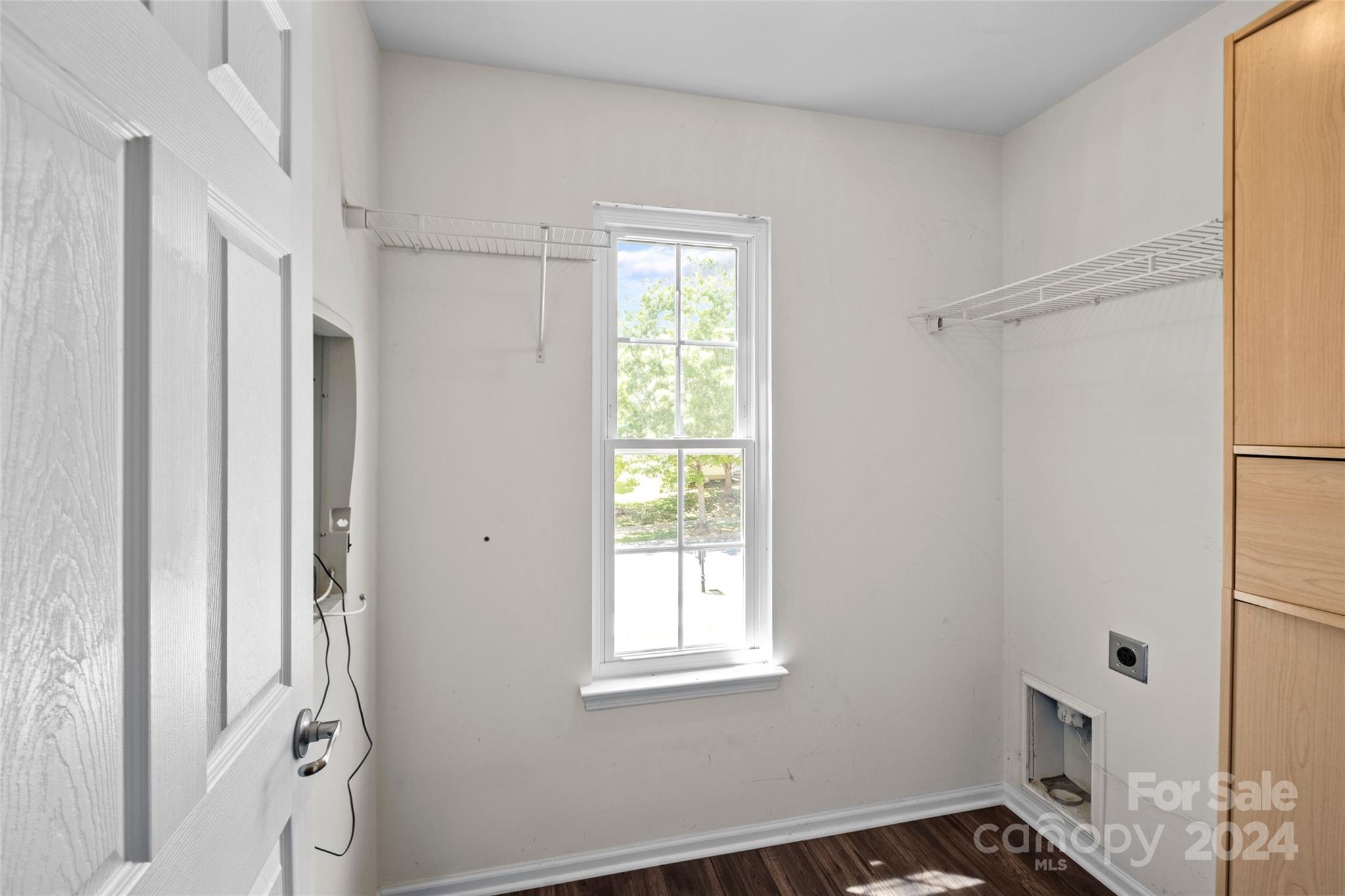 6425 Colonial Garden Drive