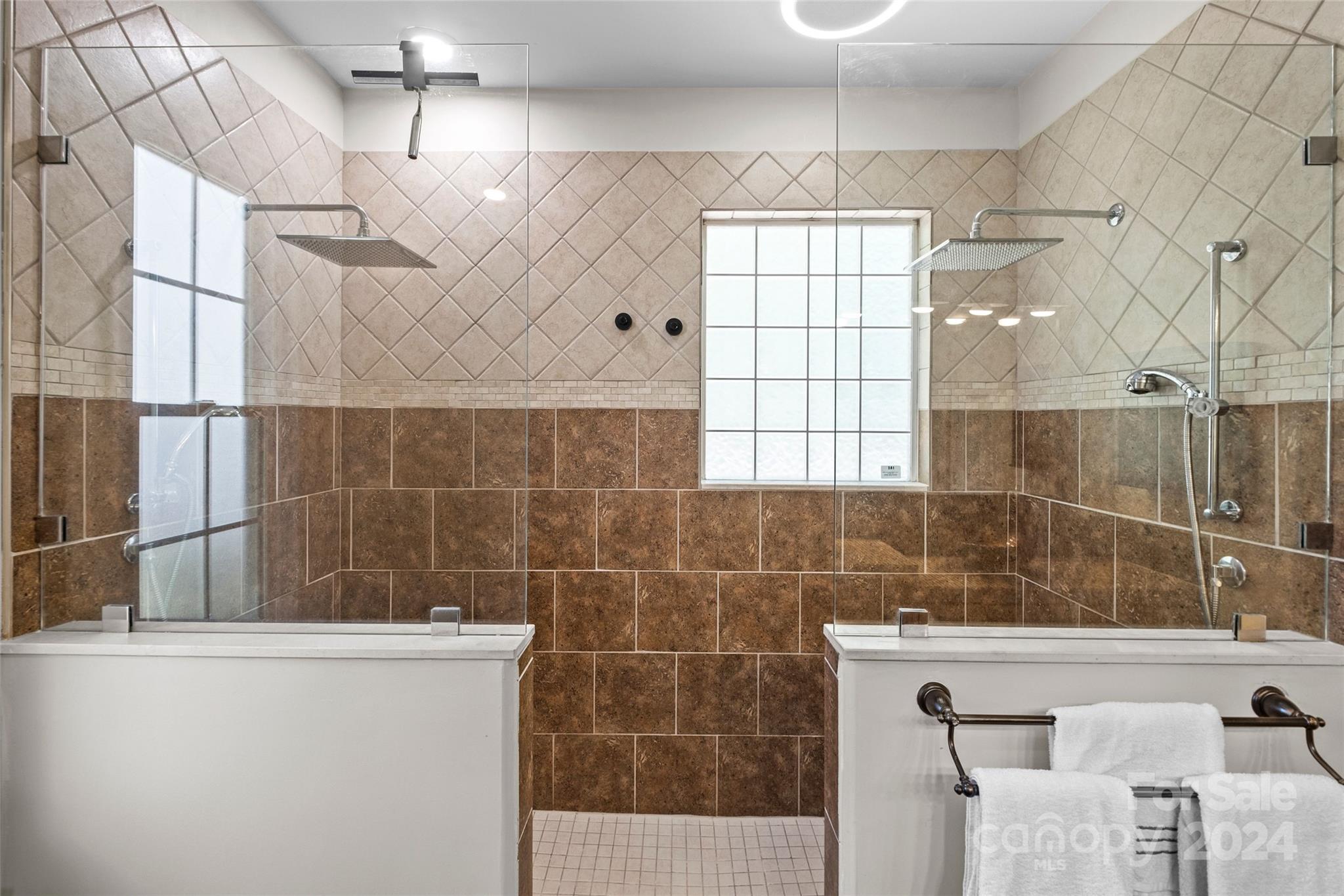 6425 Colonial Garden Drive
