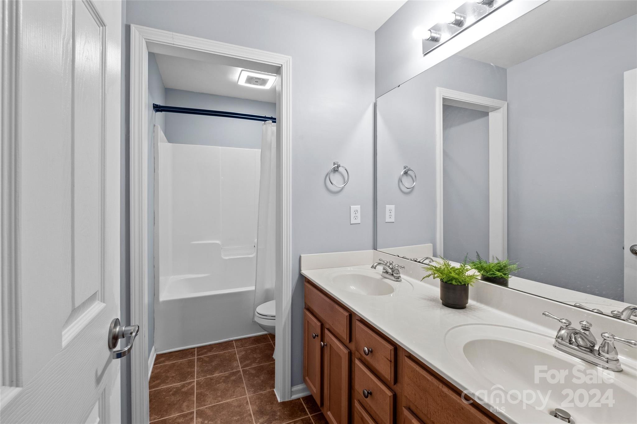 6425 Colonial Garden Drive