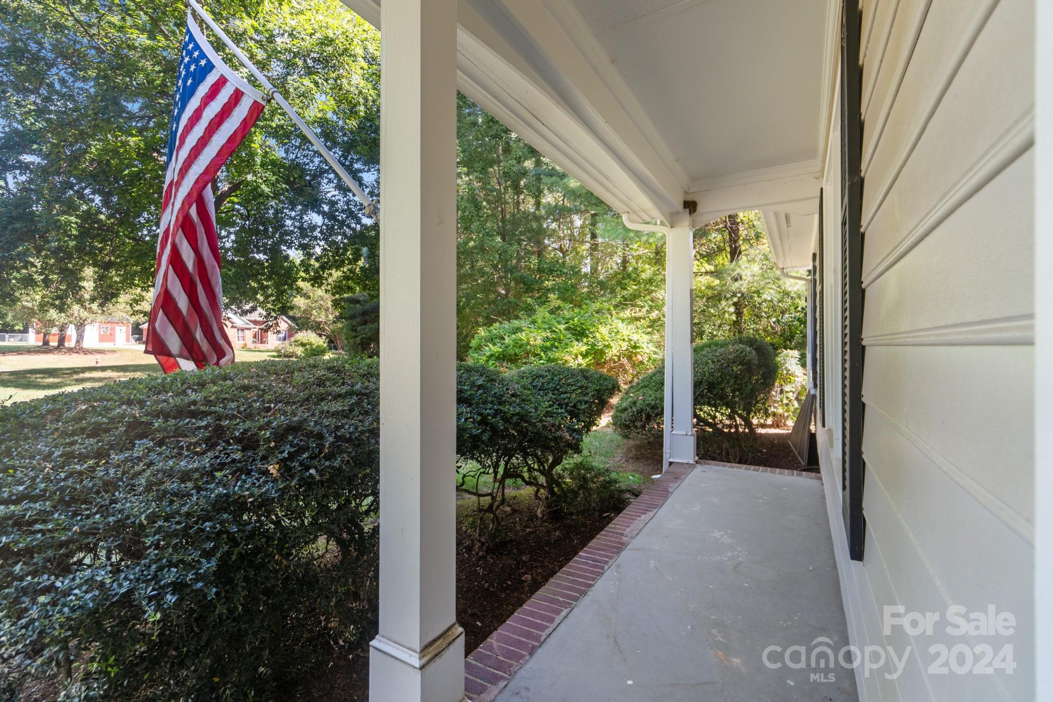 100 Seven Oaks Drive