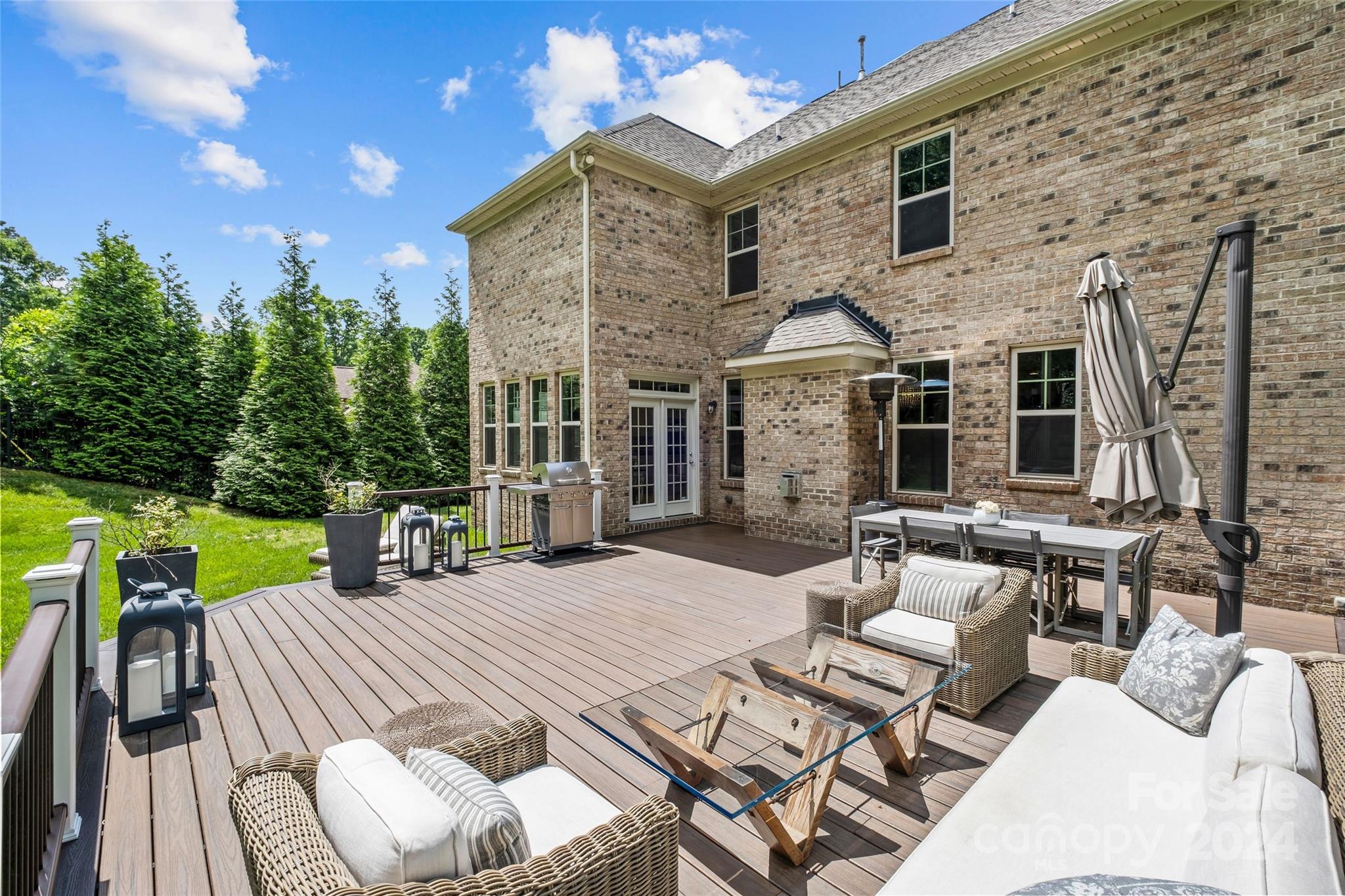 3731 Lakeside Drive