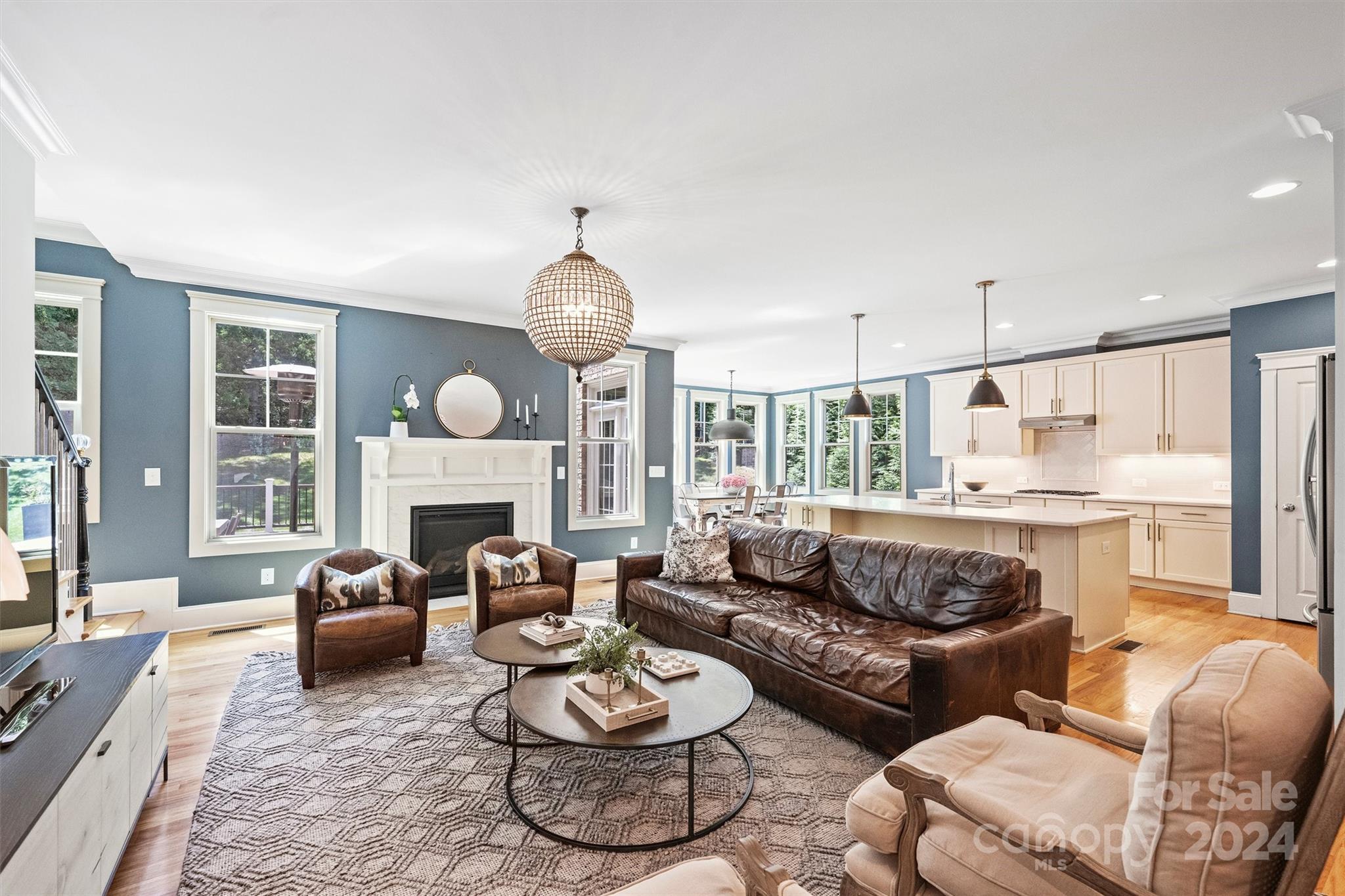 3731 Lakeside Drive
