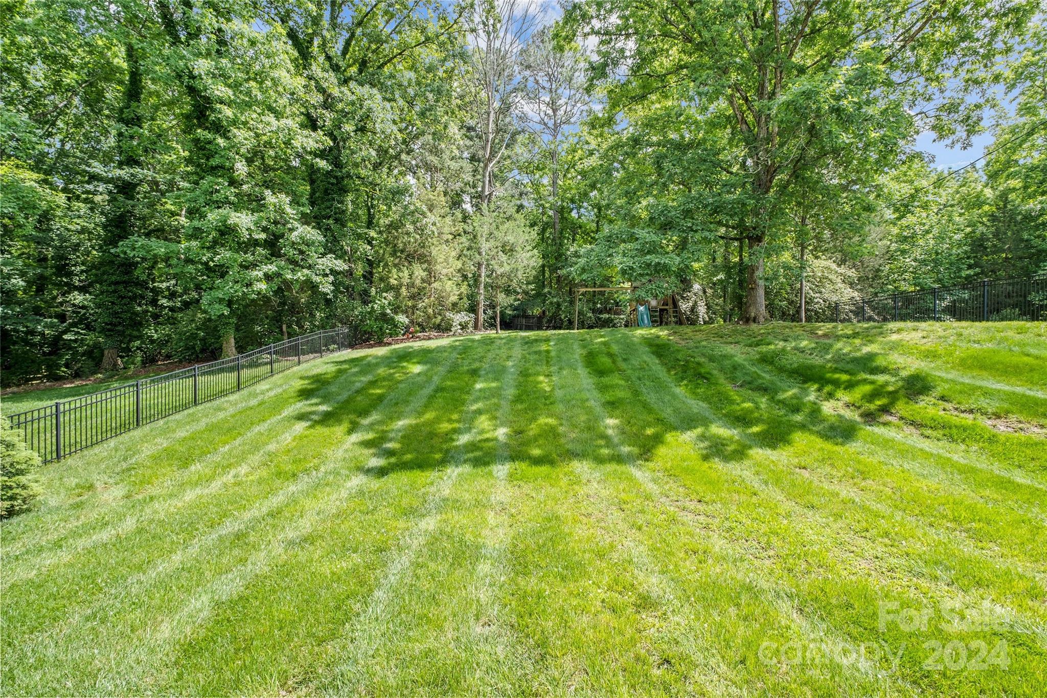 3731 Lakeside Drive