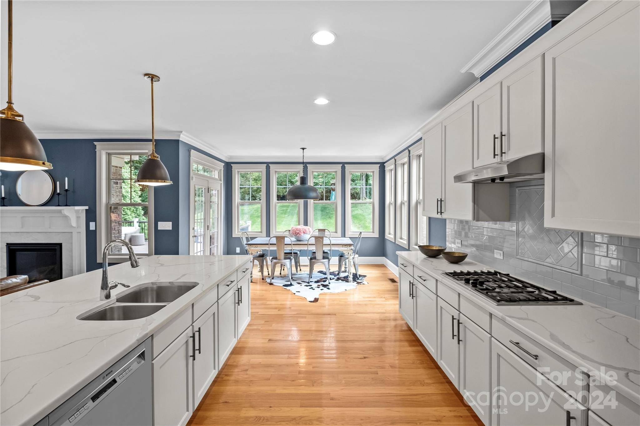 3731 Lakeside Drive