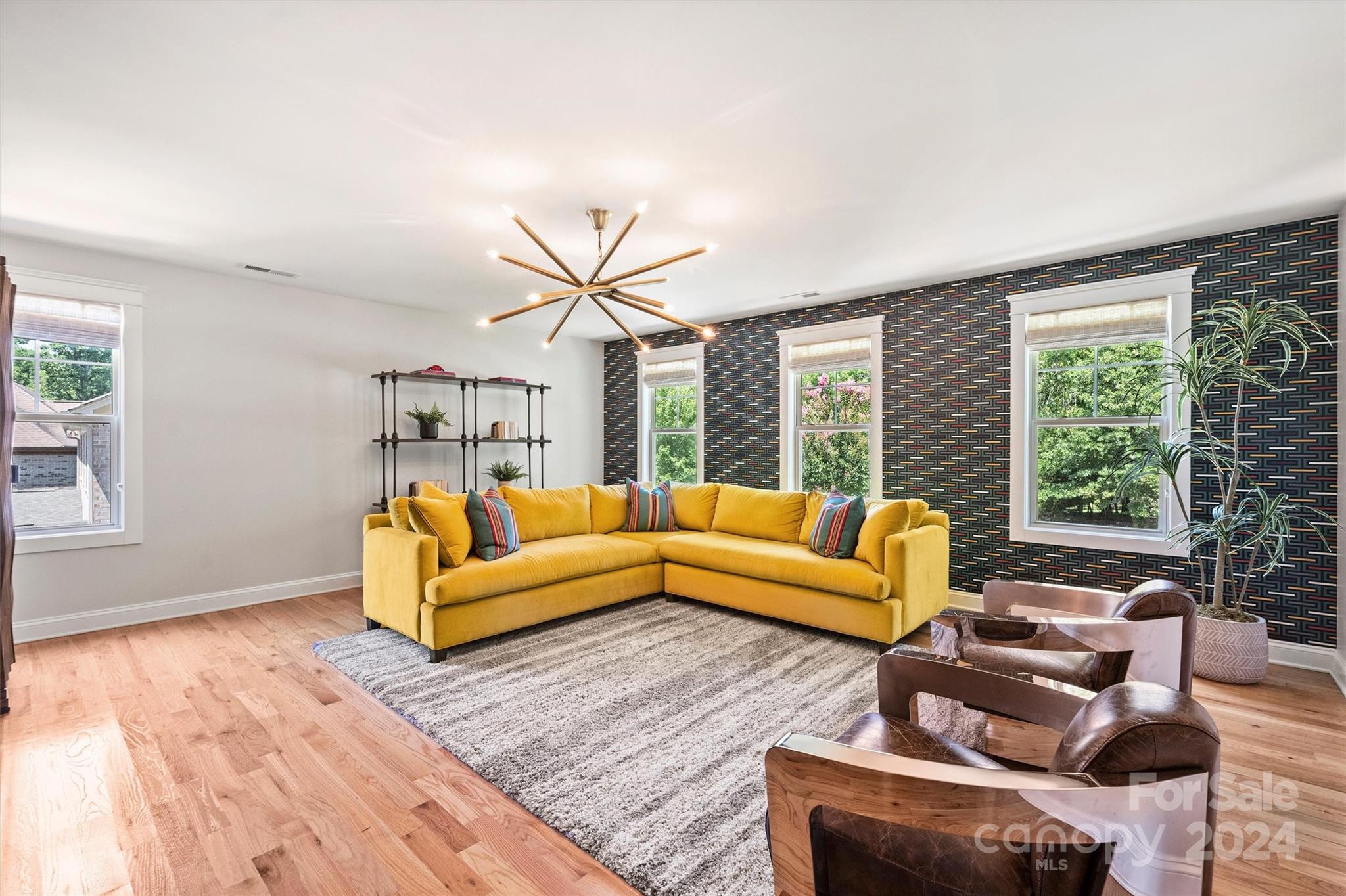 3731 Lakeside Drive