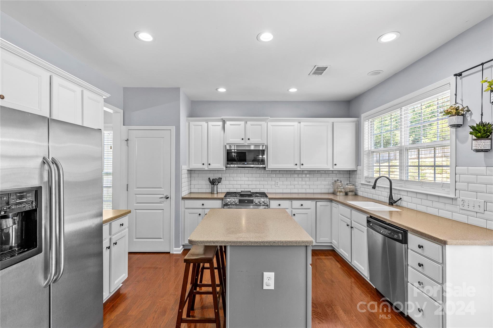 3312 Dunbar Lane