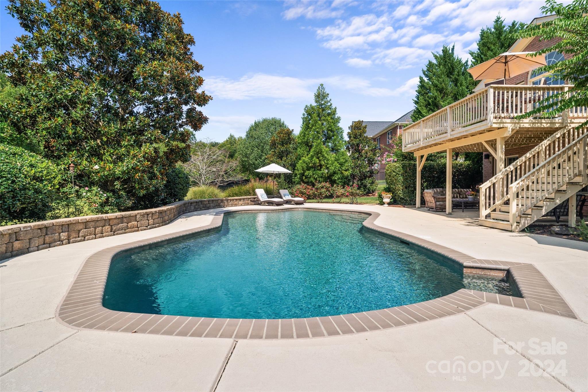 2046 Weddington Lake Drive