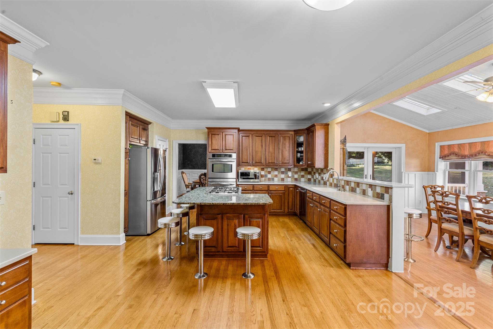 6041 Bluebird Hill Lane