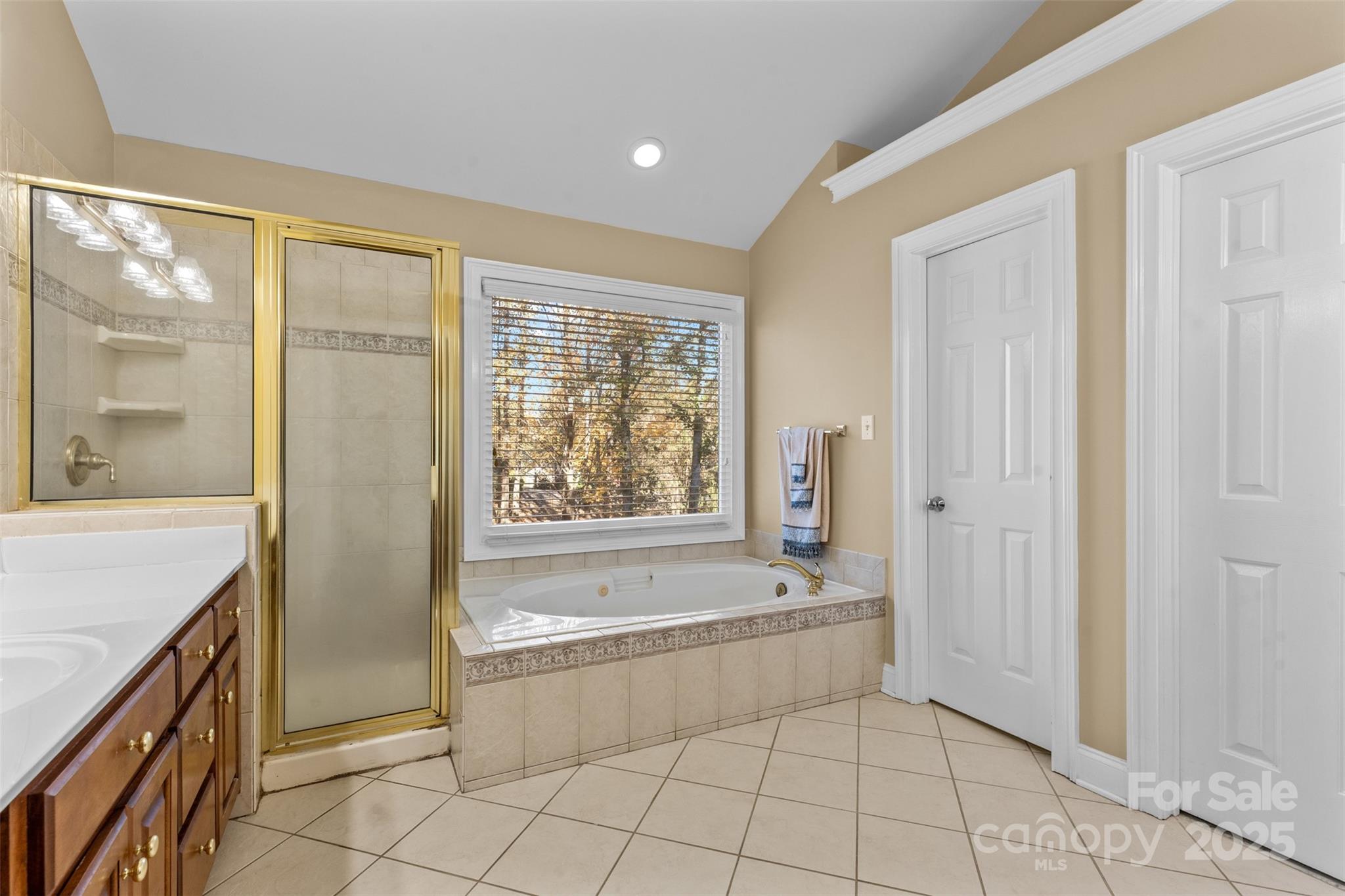 6041 Bluebird Hill Lane