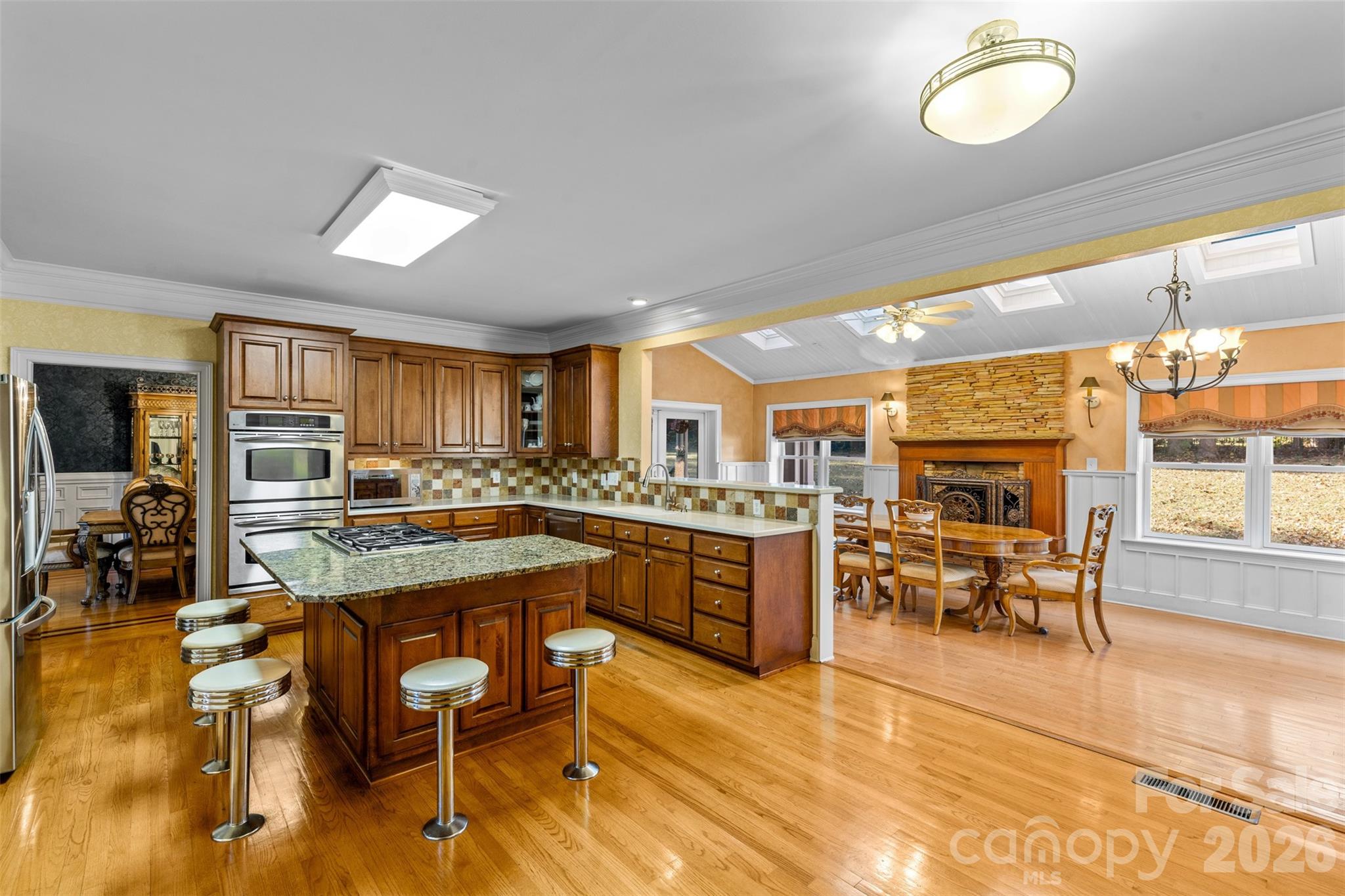 6041 Bluebird Hill Lane