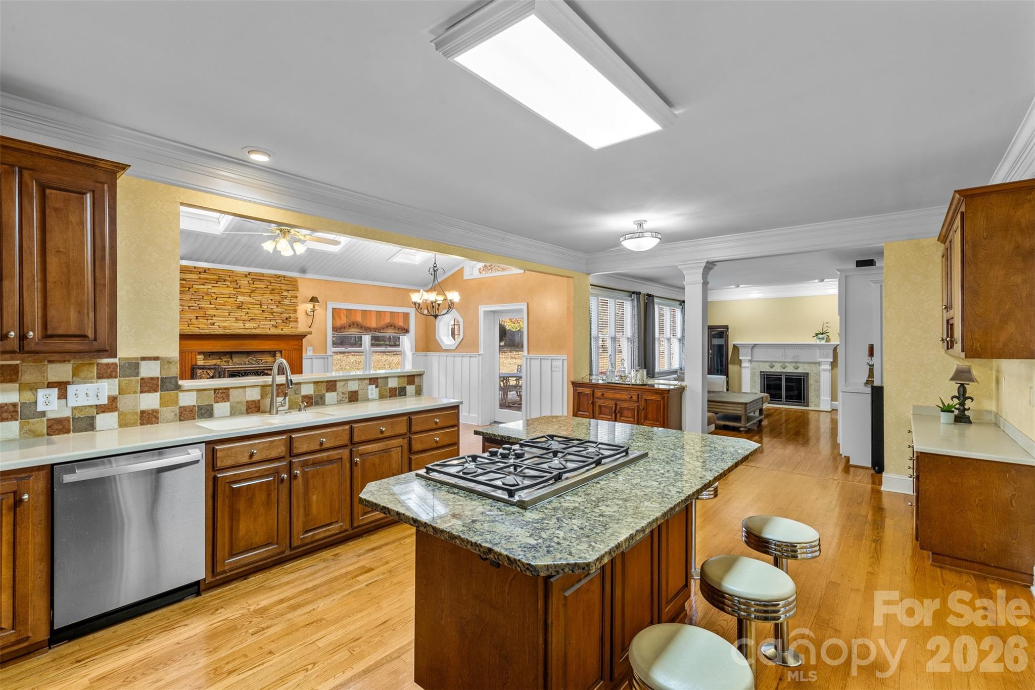 6041 Bluebird Hill Lane