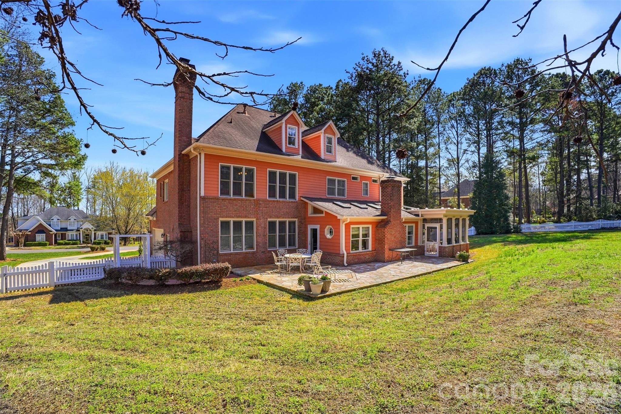 6041 Bluebird Hill Lane
