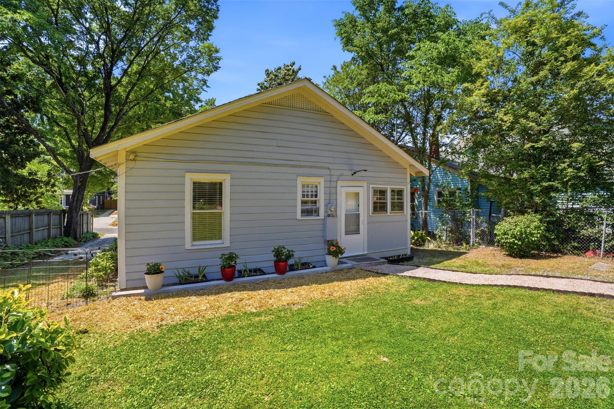 2412 Lola Avenue