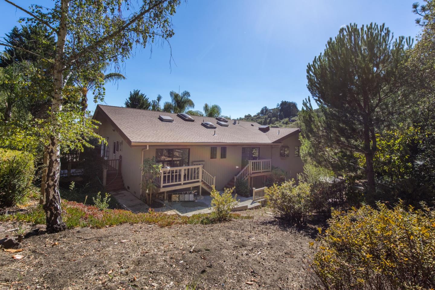 560 Hidden Valley RD