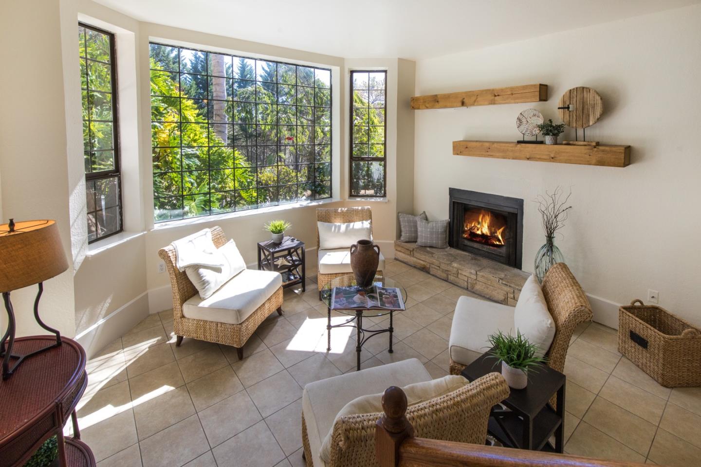 560 Hidden Valley RD